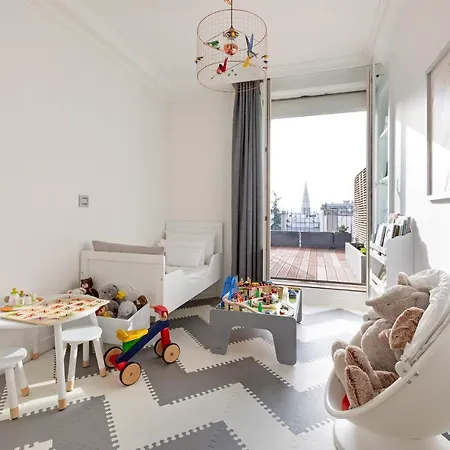 Beautiful Overlooking The Turn Eiffel Apartment